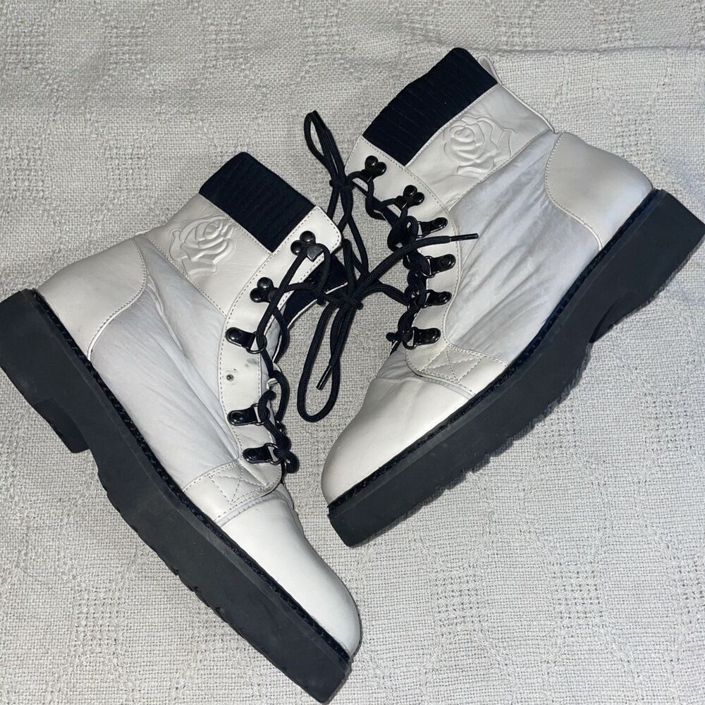 Taryn Rose Women’s Ankle Boots Size 9 B White Leather Going out Party Fun